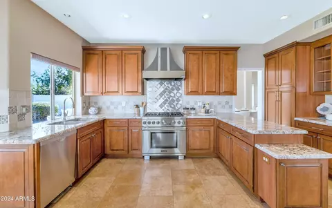 Kitchen - 2538 E Desert Willow Dr, Phoenix, AZ 85048 photo 1 of 3