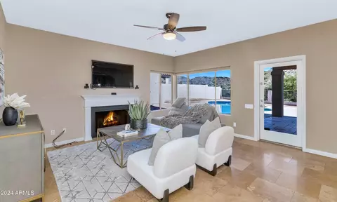 Living - 2538 E Desert Willow Dr, Phoenix, AZ 85048 photo 5 of 8