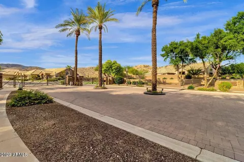 View/Area - 2538 E Desert Willow Dr, Phoenix, AZ 85048 photo 7 of 10