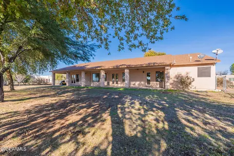Exterior - 641 E Del Rio St, Gilbert, AZ 85295 photo 15 of 19