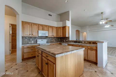 Kitchen - 641 E Del Rio St, Gilbert, AZ 85295 photo 5 of 11