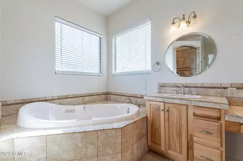 Bath - 641 E Del Rio St, Gilbert, AZ 85295 photo 3 of 6