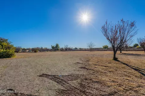 Exterior - 641 E Del Rio St, Gilbert, AZ 85295 photo 17 of 19