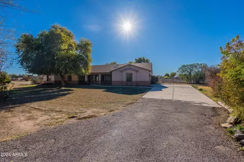 View/Area - 641 E Del Rio St, Gilbert, AZ 85295 photo 1 of 12