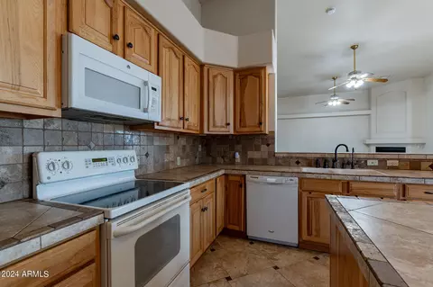 Kitchen - 641 E Del Rio St, Gilbert, AZ 85295 photo 9 of 11