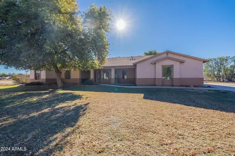 Exterior - 641 E Del Rio St, Gilbert, AZ 85295 photo 3 of 19