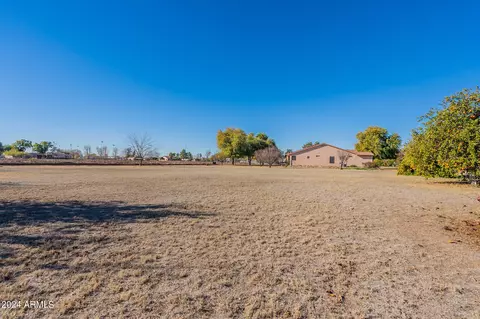 View/Area - 641 E Del Rio St, Gilbert, AZ 85295 photo 3 of 12