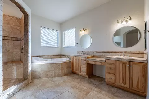 Bath - 641 E Del Rio St, Gilbert, AZ 85295 photo 2 of 6