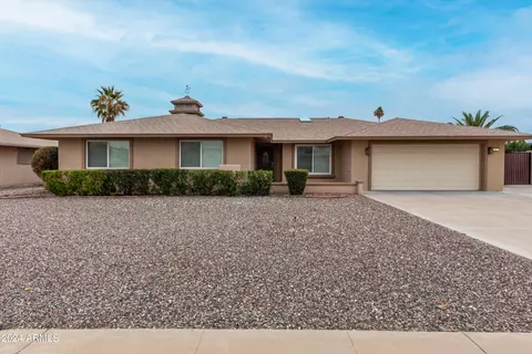 10021 W Burns Dr, Sun City, AZ 85351