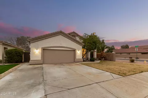 930 S Silverado St, Gilbert, AZ 85296 photo 2