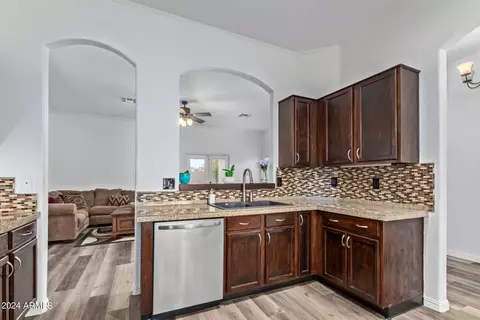930 S Silverado St, Gilbert, AZ 85296 photo 23