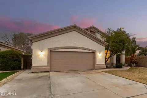 930 S Silverado St, Gilbert, AZ 85296 photo 3