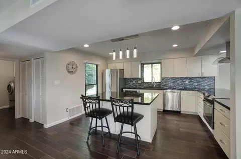 2925 E Clarendon Ave, Phoenix, AZ 85016 photo 11