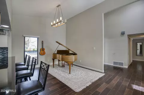 2925 E Clarendon Ave, Phoenix, AZ 85016 photo 5