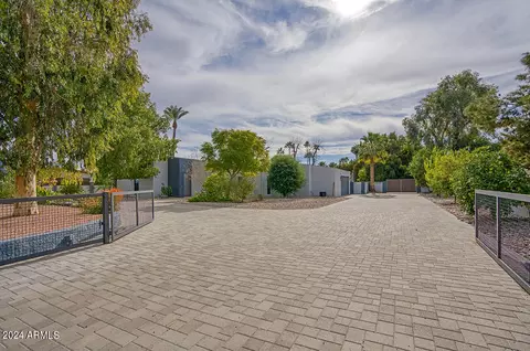 2925 E Clarendon Ave, Phoenix, AZ 85016 photo 3