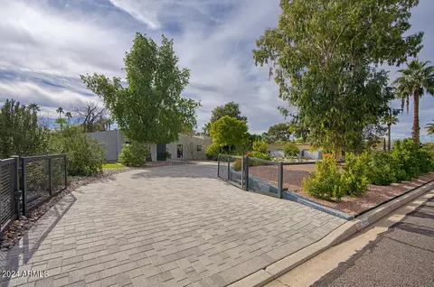 2925 E Clarendon Ave, Phoenix, AZ 85016 photo 2