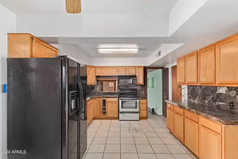 802 E South Mountain Ave, Phoenix, AZ 85042 photo 4