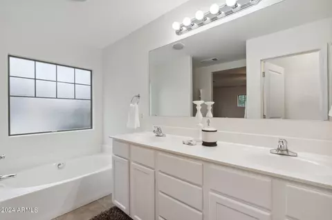 3872 E Santa Fe Ln, Gilbert, AZ 85297 photo 11