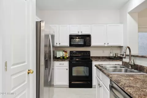 3872 E Santa Fe Ln, Gilbert, AZ 85297 photo 3