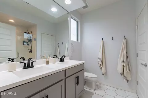 2425 E Saint Anne Ave, Phoenix, AZ 85042 photo 18