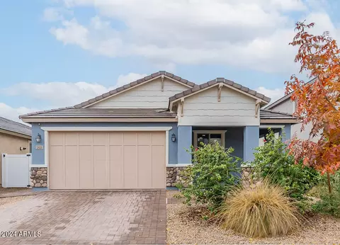 2425 E Saint Anne Ave, Phoenix, AZ 85042