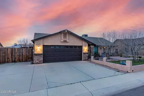 8040 W Mclellan Rd, Glendale, AZ 85303