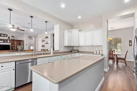 Kitchen - 3128 E Ironside Ct, Gilbert, AZ 85298 photo 3 of 6