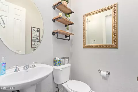 Bath - 3128 E Ironside Ct, Gilbert, AZ 85298 photo 2 of 5