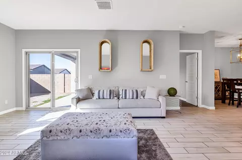 2773 E Sequoia Dr, Phoenix, AZ 85050 photo 9