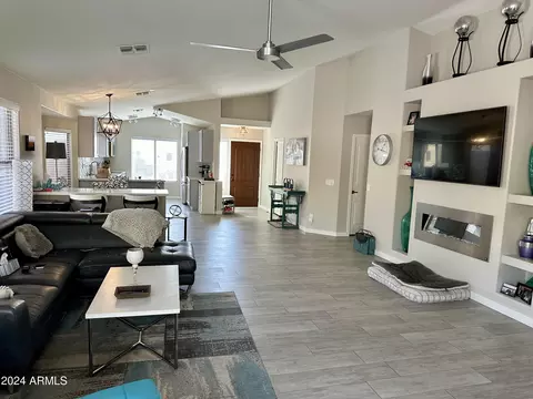 2160 E Creedance Blvd, Phoenix, AZ 85024 photo 4