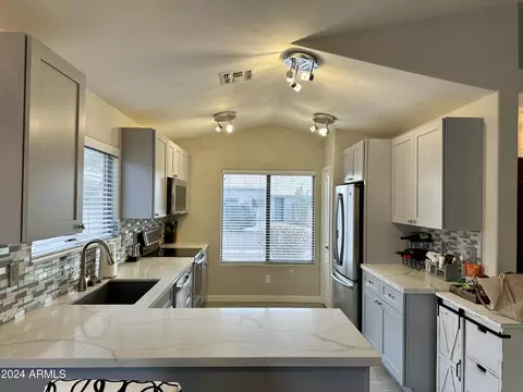 2160 E Creedance Blvd, Phoenix, AZ 85024 photo 3