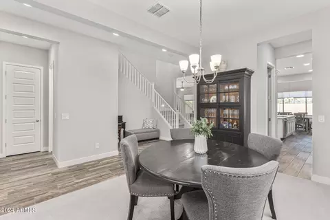 Dining - 240 W Fellars Dr, Phoenix, AZ 85023 photo 1 of 3