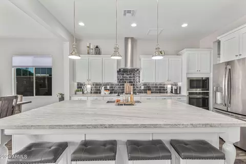Kitchen - 240 W Fellars Dr, Phoenix, AZ 85023 photo 1 of 6