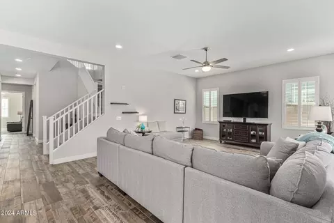 Living - 240 W Fellars Dr, Phoenix, AZ 85023 photo 1 of 9