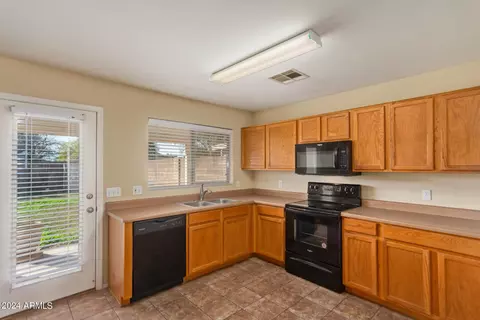 1045 E Yuma Ave, Apache Junction, AZ 85119 photo 10