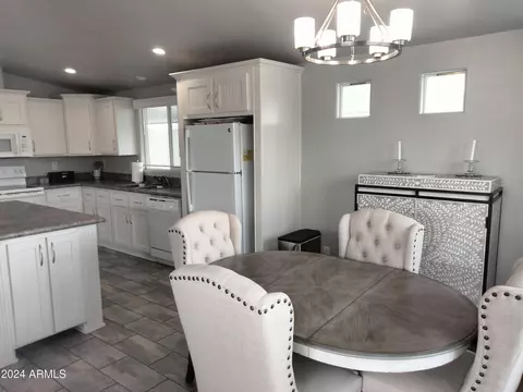 10960 N 67th Ave #135, Glendale, AZ 85304