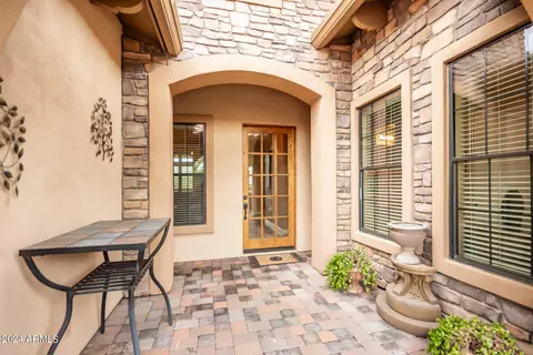 8128 E Sugarloaf Cir, Mesa, AZ 85207 photo 4
