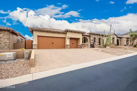 8128 E Sugarloaf Cir, Mesa, AZ 85207 photo 2