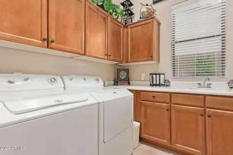 8128 E Sugarloaf Cir, Mesa, AZ 85207 photo 31