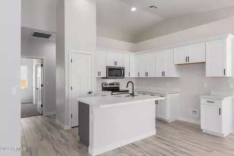 14572 S Vera Cruz Rd, Arizona City, AZ 85123
