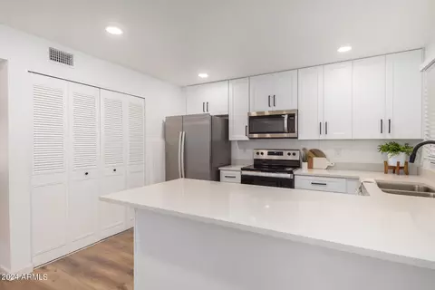 4530 N 15th Ave, Phoenix, AZ 85015 photo 27