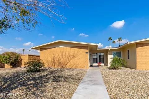 10830 W Santa Fe Dr, Sun City, AZ 85351
