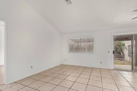 1647 E Beverly Ln, Phoenix, AZ 85022 photo 11