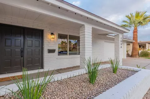 1006 E Julie Dr, Tempe, AZ 85283 photo 4