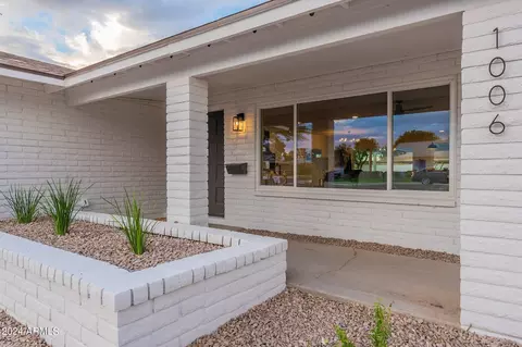 1006 E Julie Dr, Tempe, AZ 85283 photo 3
