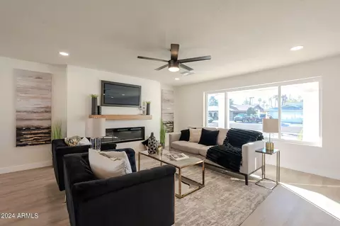 1006 E Julie Dr, Tempe, AZ 85283 photo 7
