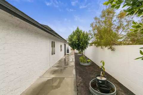 6526 E Pebble Dr, Mesa, AZ 85215 photo 5