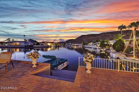 5648 W Arrowhead Lakes Dr, Glendale, AZ 85308