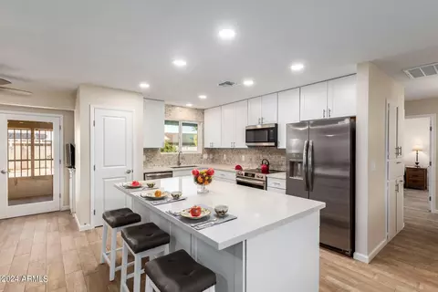 10826 W Sarabande Cir, Sun City, AZ 85351