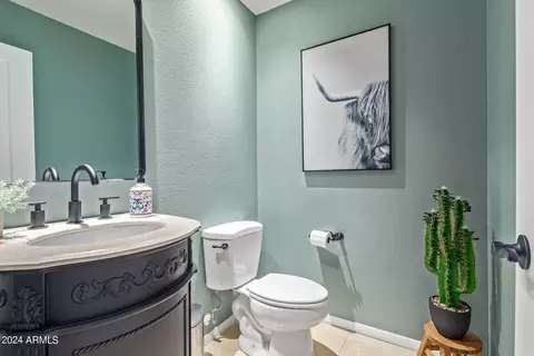 Bath - 4376 E Coolbrook Ave, Phoenix, AZ 85032 photo 1 of 5